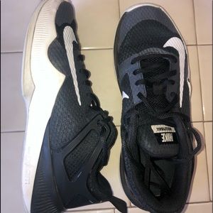 Women’s volleyball shoes